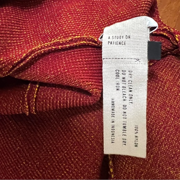 Isa Boulder Shield Top - Picture 5 of 5